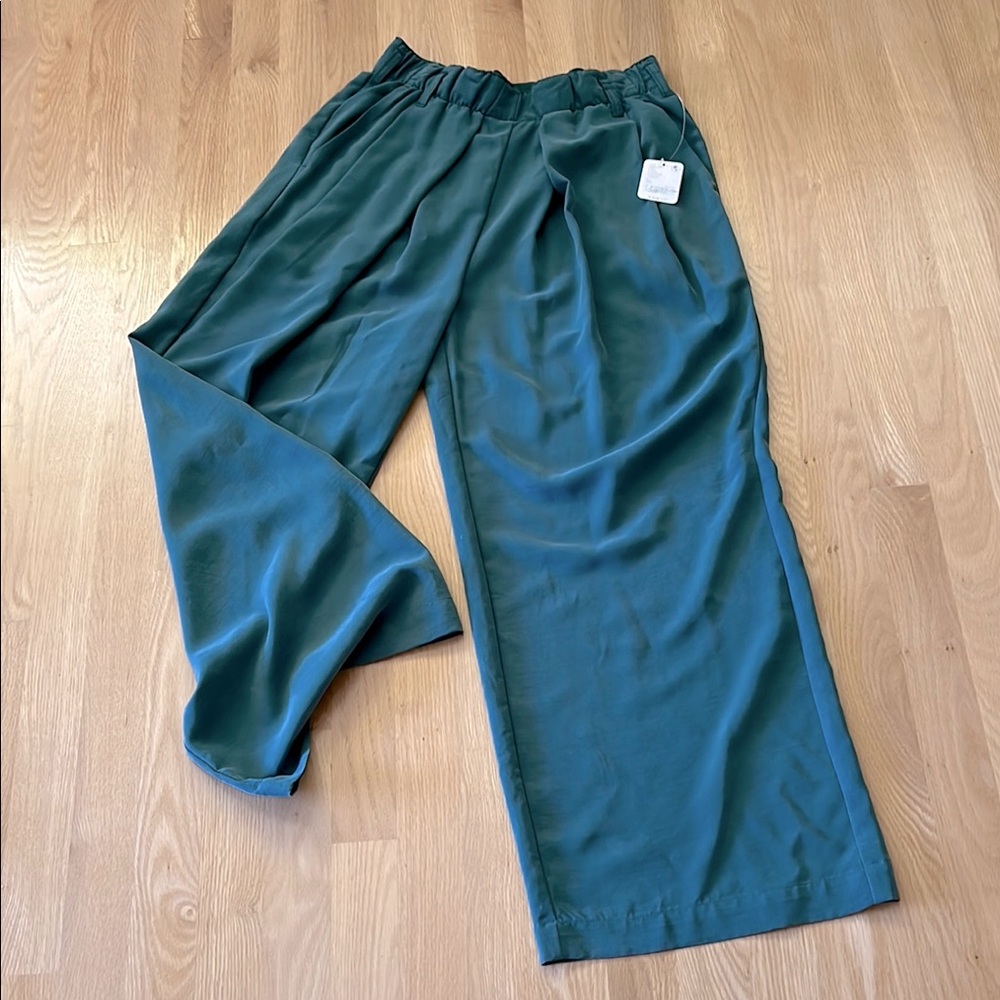 Free People flowy pants 28” inseam fits like a S/M